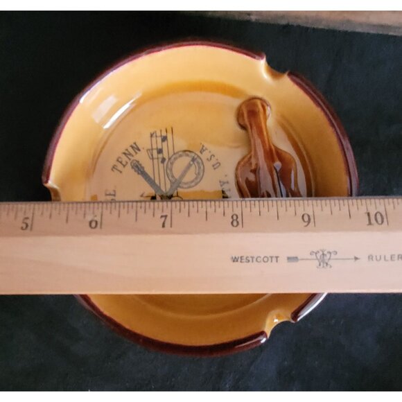 Vintage Nashville Tennessee Ashtray W/ Raised Guitar made in Japan 4.5” Souvenir - Picture 4 of 4